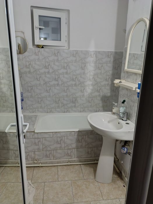 Ofer  spre închiriere ap  2 camere  decomandat in Mazepa