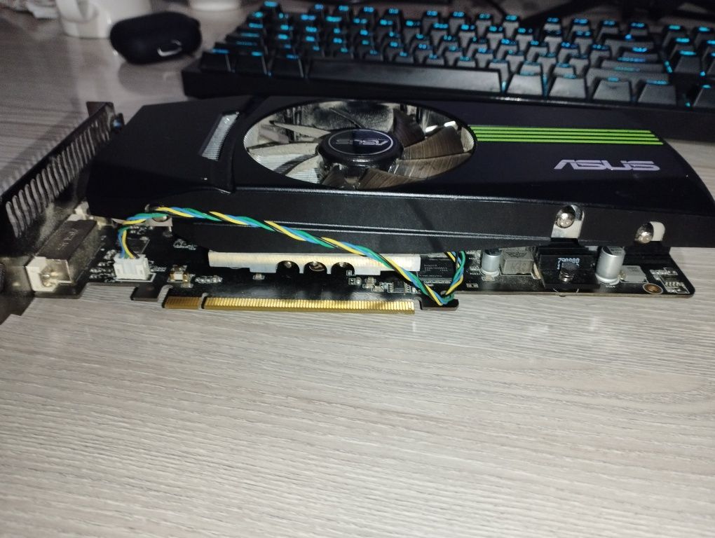 Gtx 560 ti Хорошая состояние