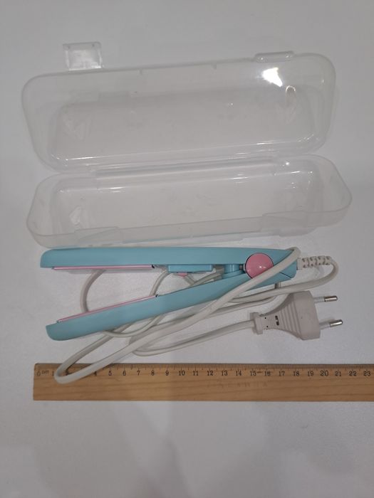 Плойка  утюжок детская маленькая.