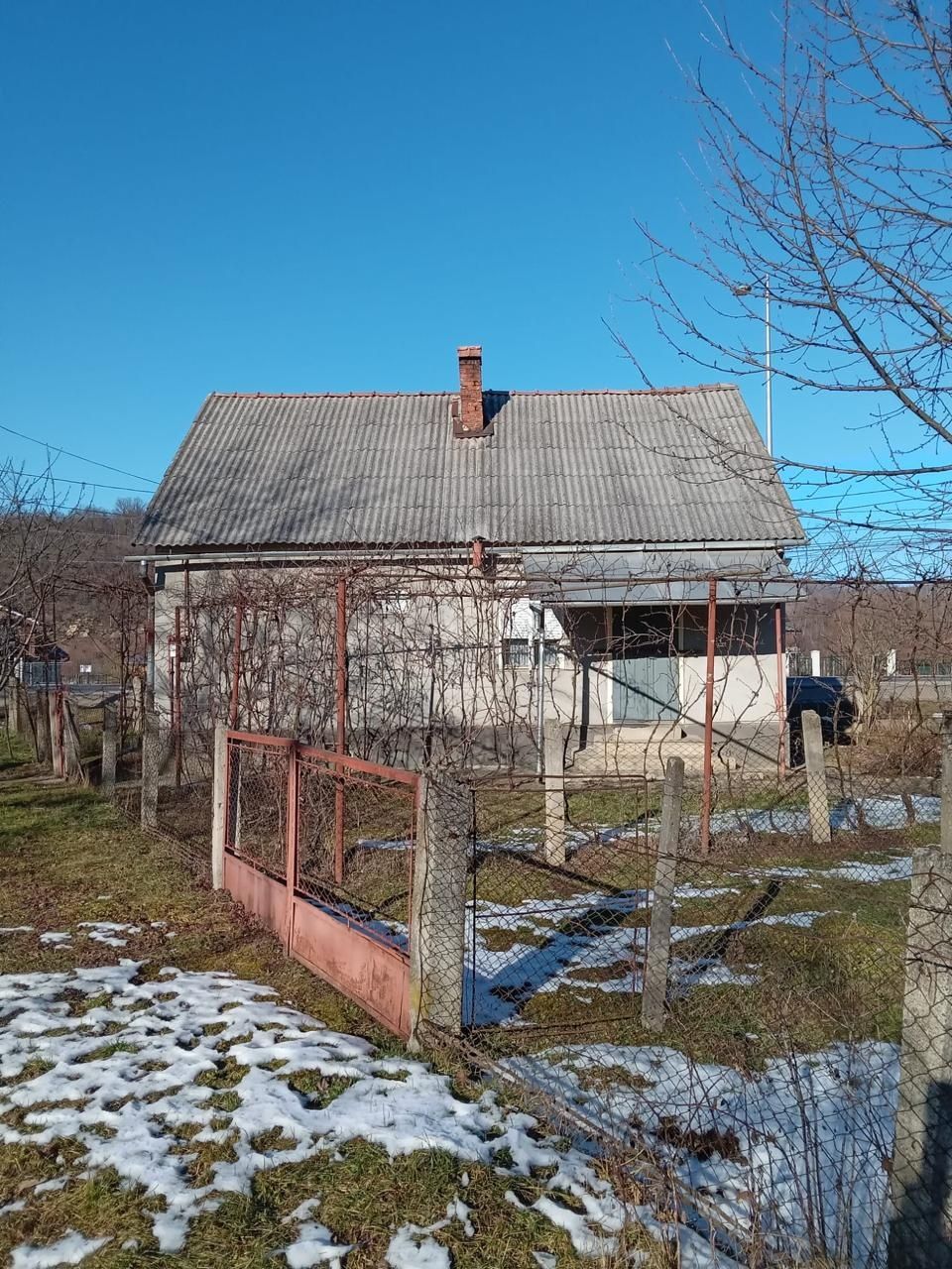 Proprietate in Beclean, strada principala, 2 constructii, 10 ari teren