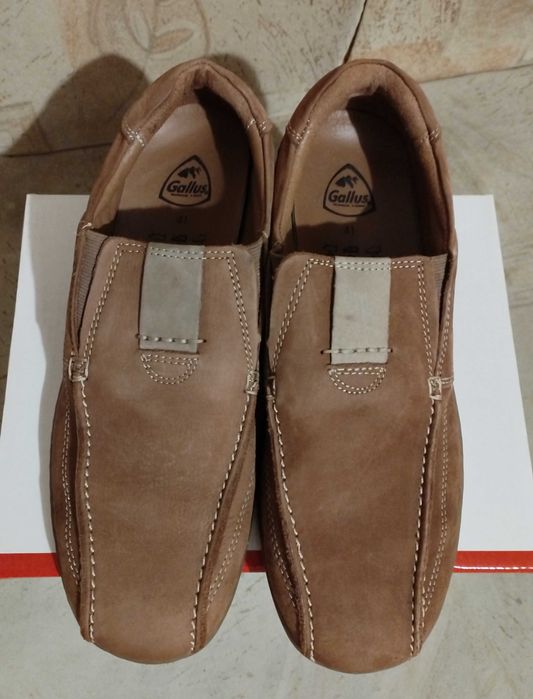 Нови мъжки обувки