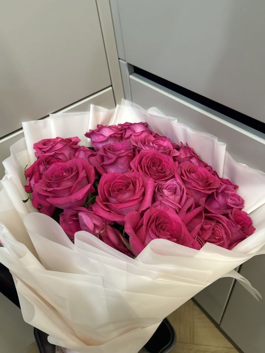 Розы свежие метровые 25 шт