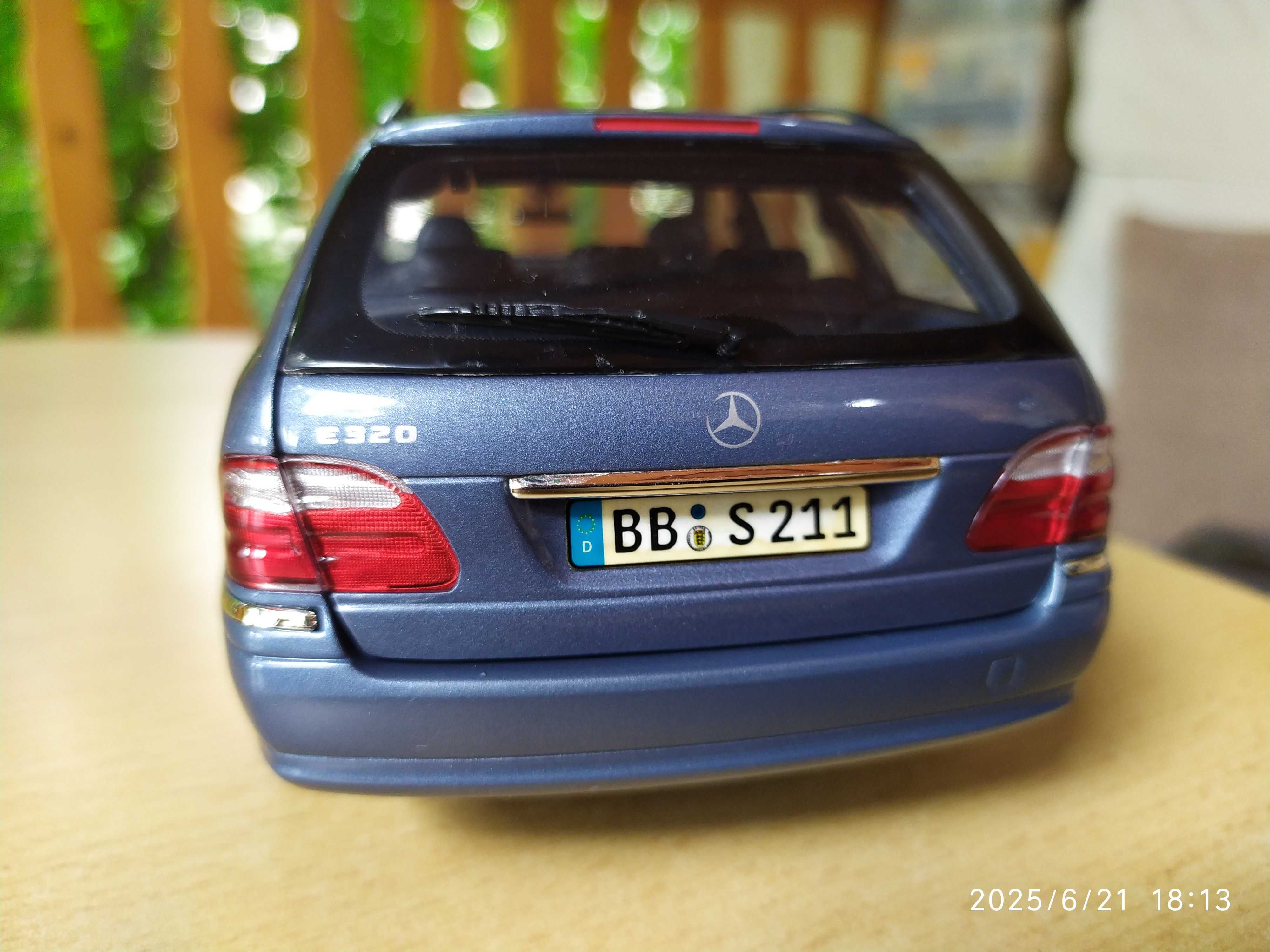Метален модел на Mercedes Benz E Class Klasse T Modell S211  - Kyosho