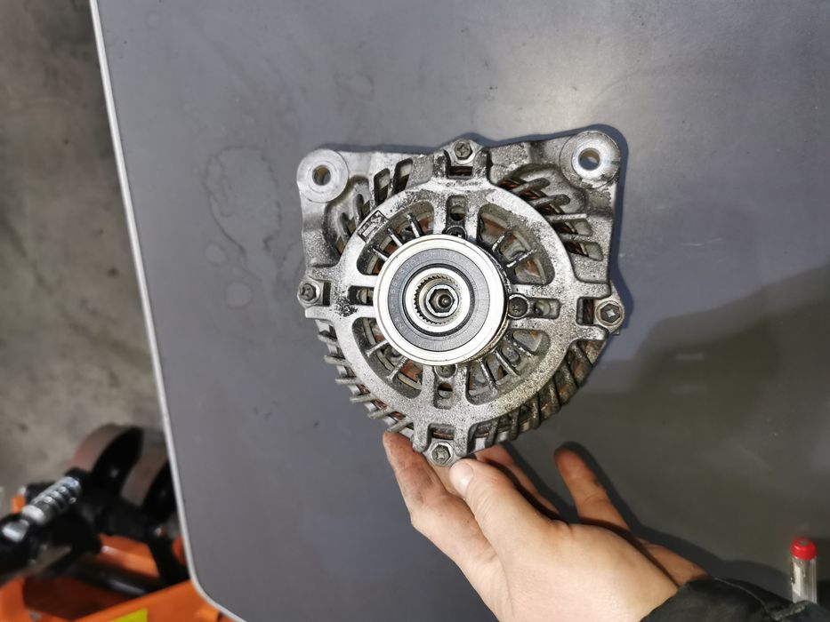 Alternator 185A 2.3 dci M9T Renault Master Opel movano 2015