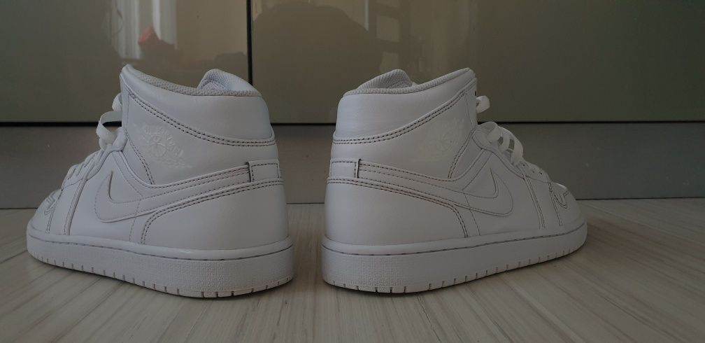 Nike Air Jordan1 Retro Tripple White / 43/27.5 UK 8.5 US 9.5 ОРИГИНАЛ!