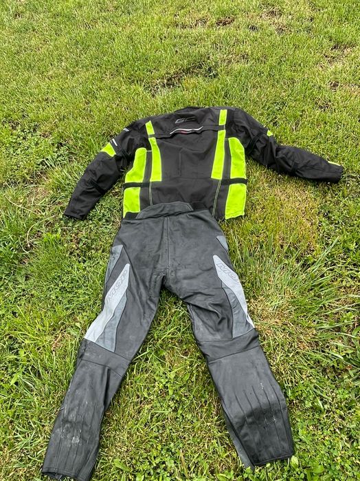 Vând costum în stare bună