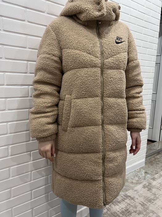 Прадам зимнюю куртку