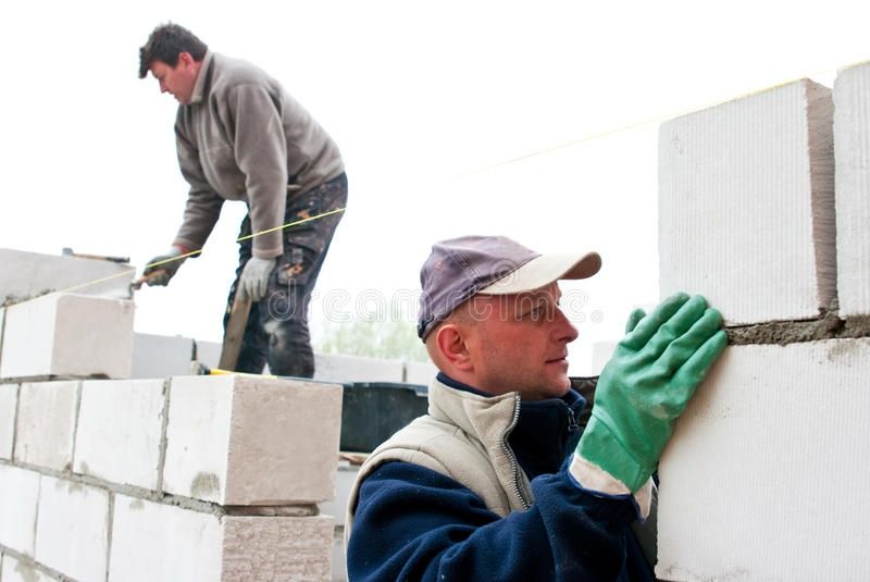 Строителей каменщики бетонщики штукатуршики пенаблокшики ищут работу