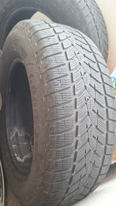 2 Anvelope iarnă Goodyear 235/65 R17