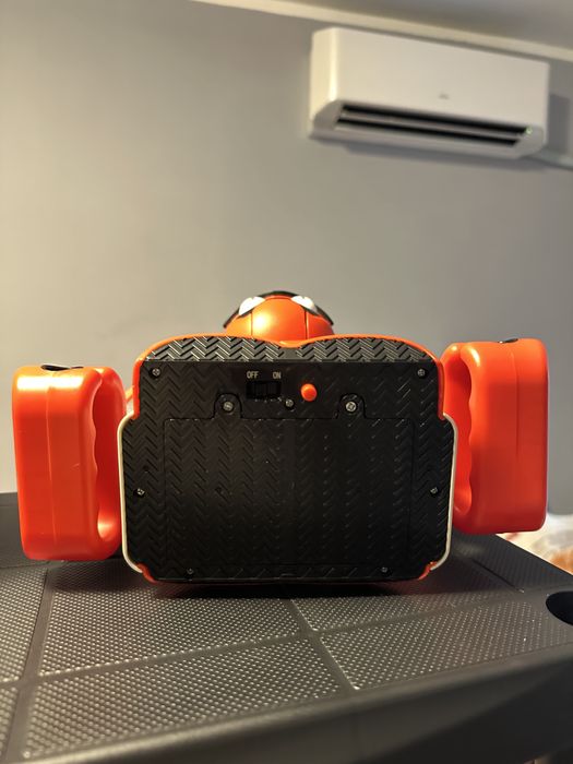 Интерактивен робот boombot с кутия