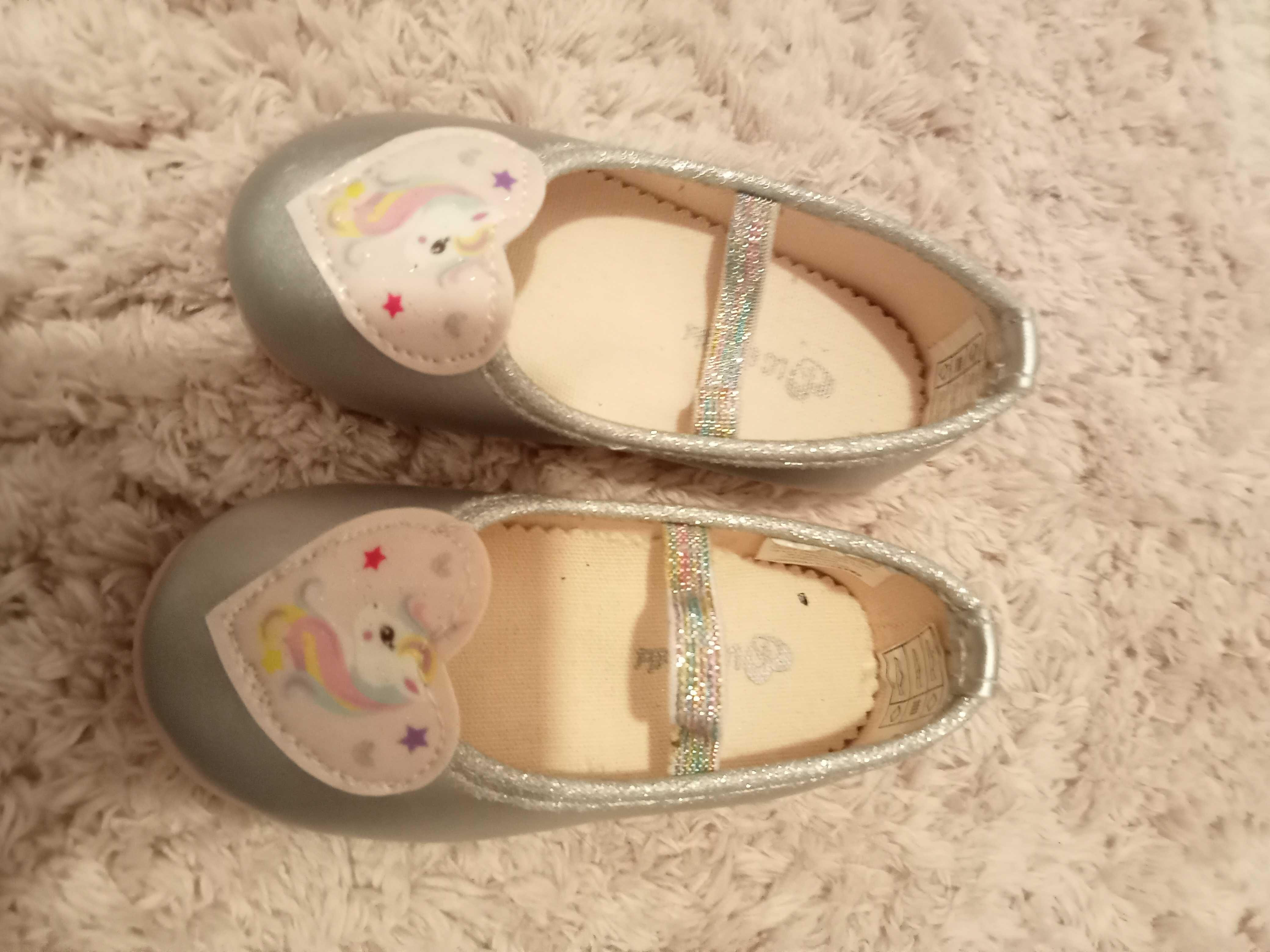 Pantofi fetiță noi Lc waikiki