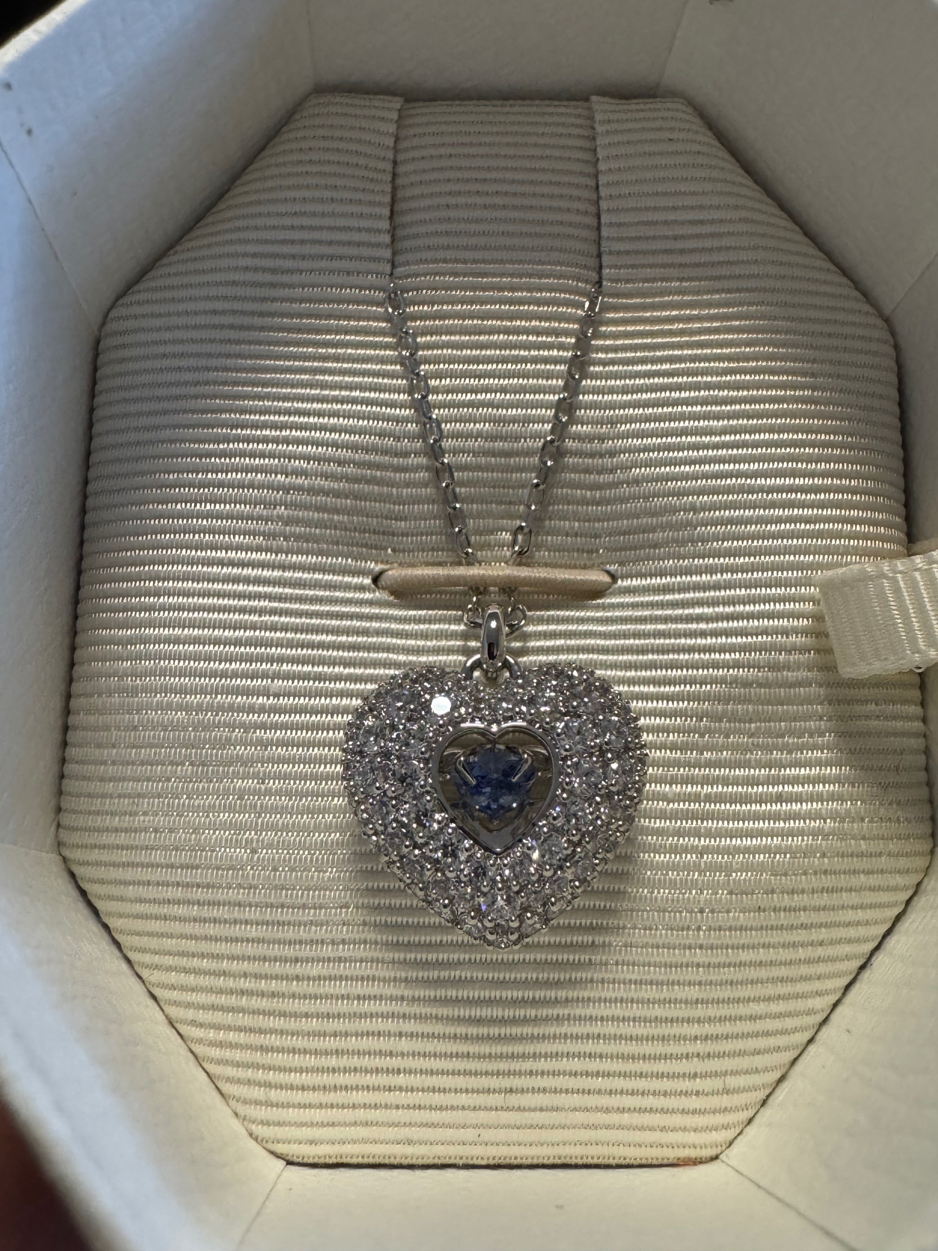 Чисто ново колие на Swarovski