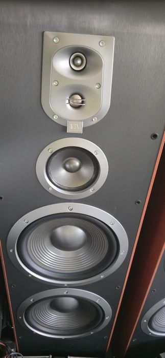 JBL ES100 Totul perfect funcțional și estetic