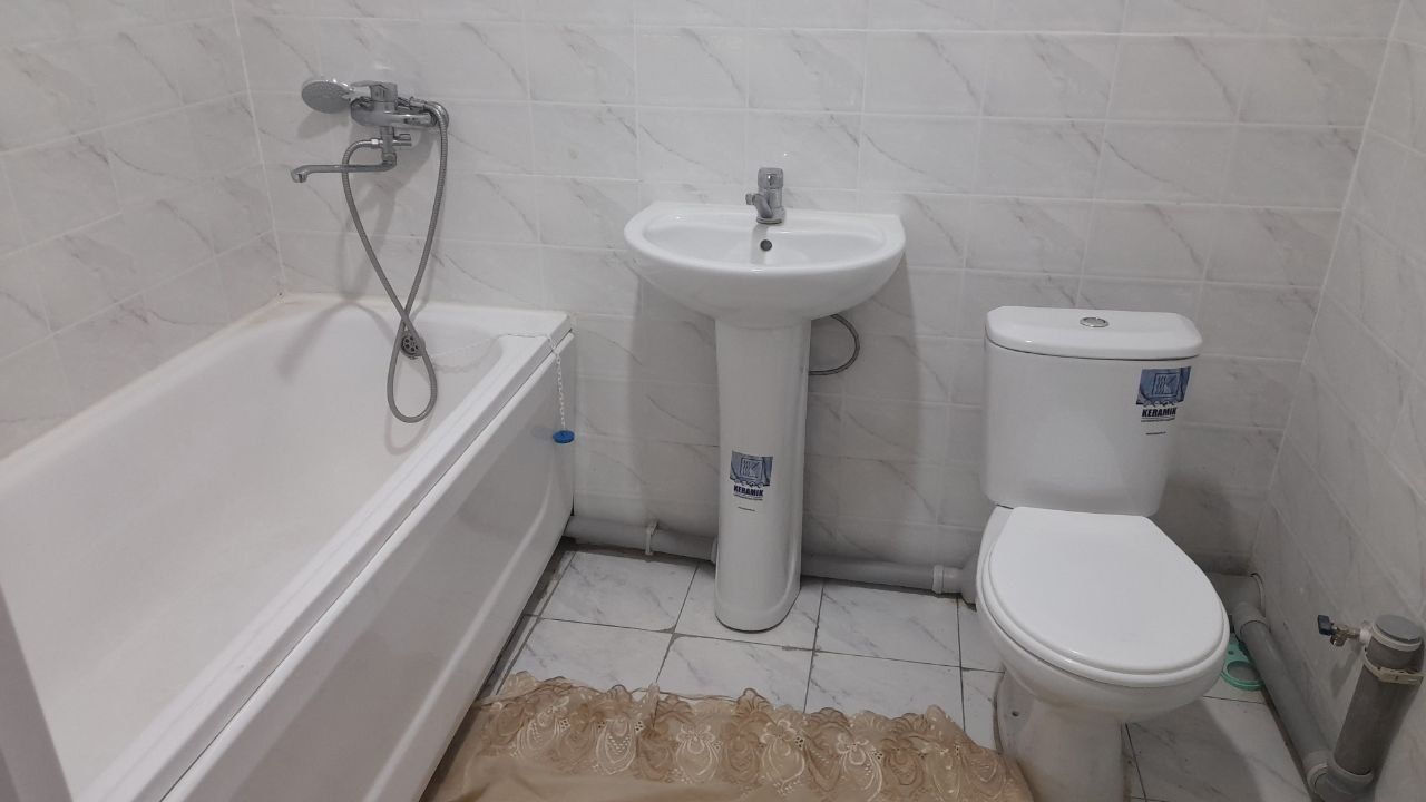 Tezkor xolatda dom sotiladi.
Movarodan 11 qavat 2 xonali.65 mln bosh t