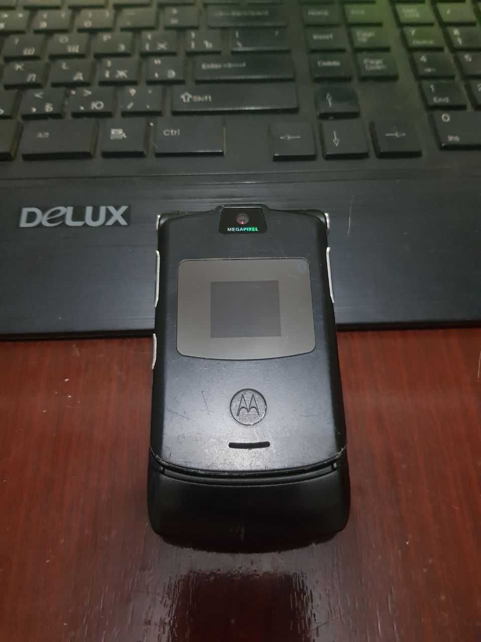 Motorola V3 Телефон