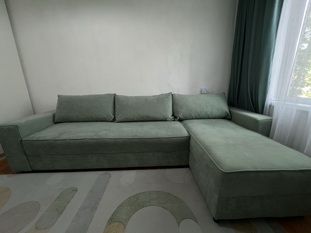 Угловой диван для дома гостиной