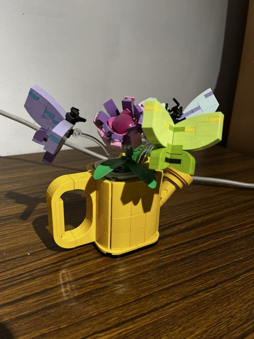 Lego цветы в лейке не оригинал