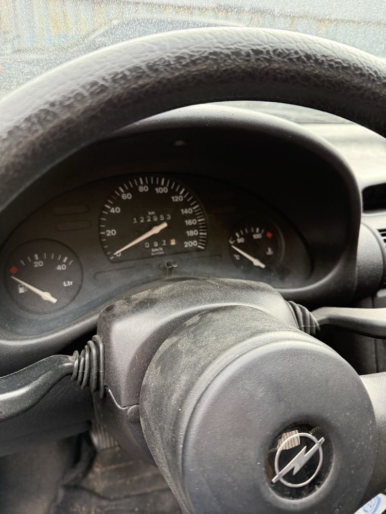 Продавам OPEL CORSA B 1.0