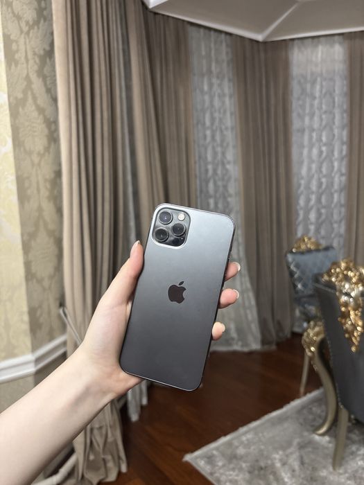 Айфон 12 про, продам дешево