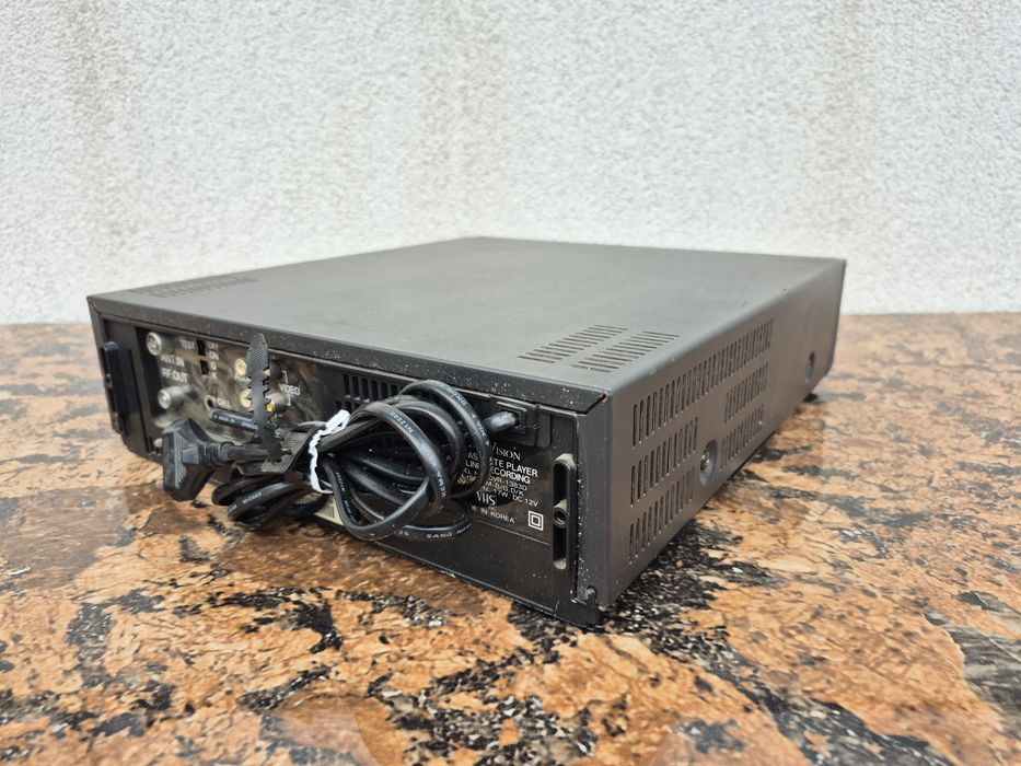 Vând Video marca Megavision model DVR-1383D made in korea
Marca Univer