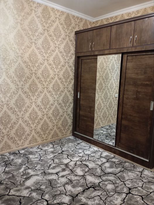 Продается 1 комнатная квартира спутник 4 1/4/4 средний ремонт 21000