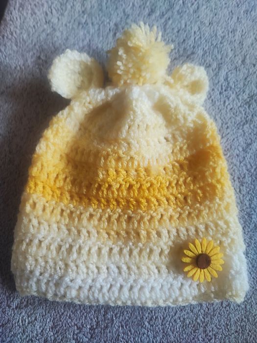 Бебешки шапки ръчно изработени