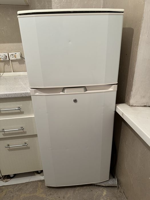 Срочно холодильник продаю, но фрост