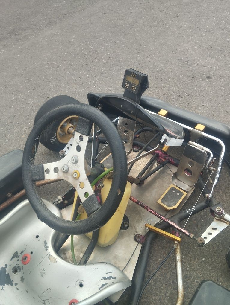 Kart de vânzare.