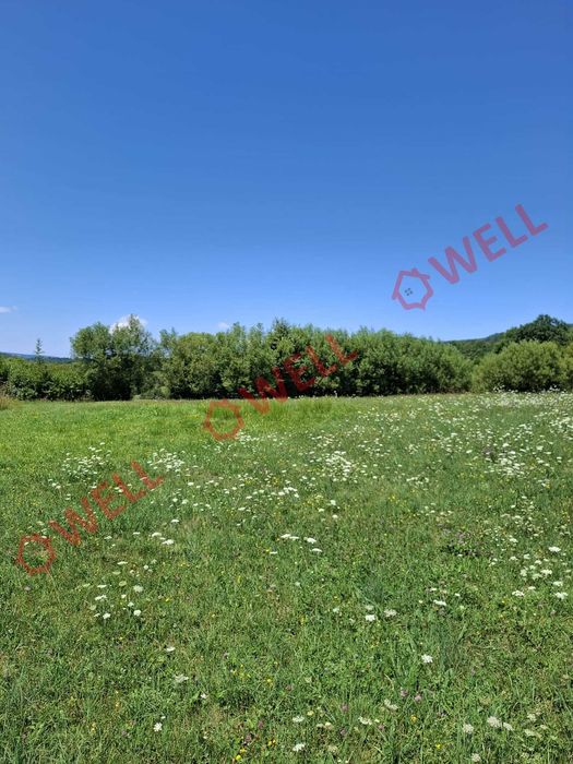 De vânzare teren intravilan de 7.600 m² situat în Sovata