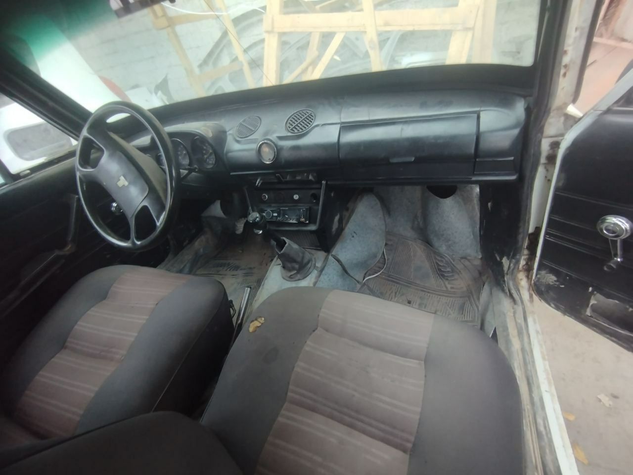 Jiguli 2102 sotiladi