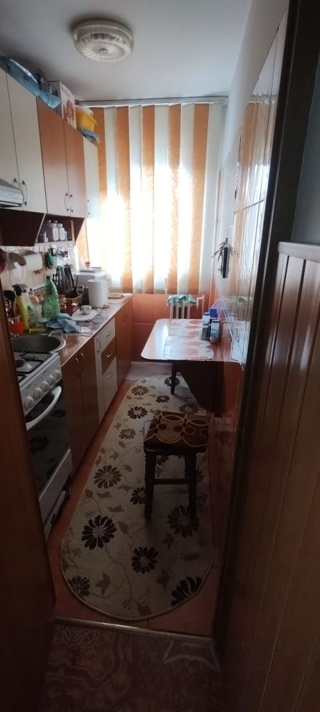 Vând apartament 2 camere, zona Mihai Bravu