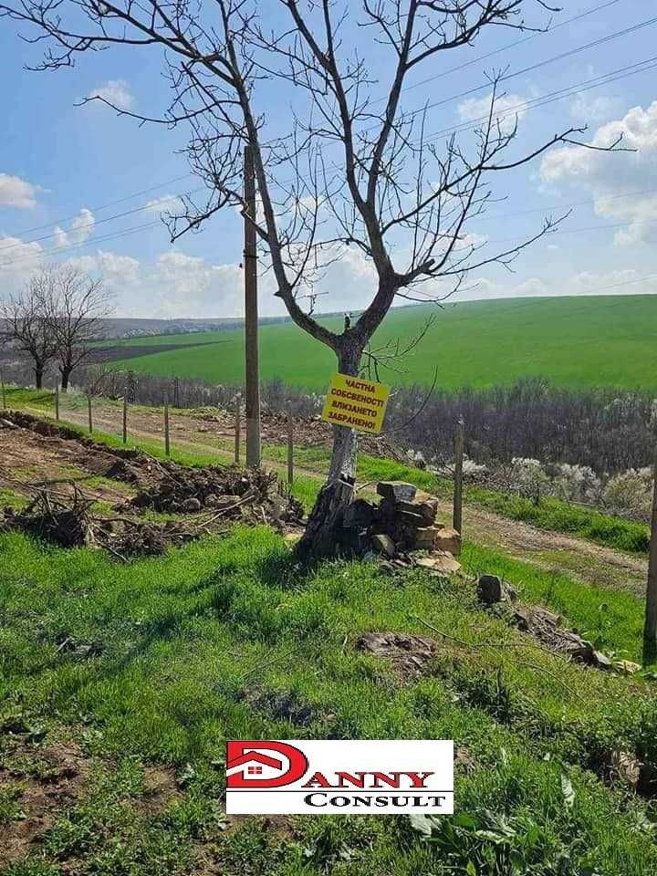 Две сгради с дворно място в с. Каранци