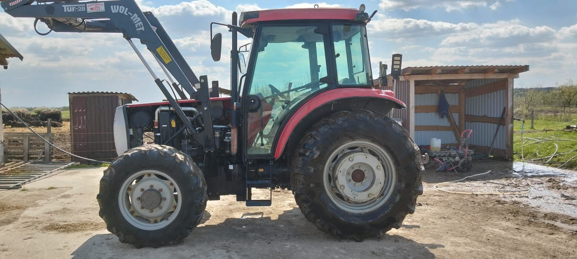 Vand/schimb cu bovine ANGUS, 2 TRACTOARE - HARS 299S cu incarcator si