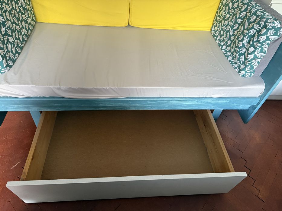 Разтегателен диван