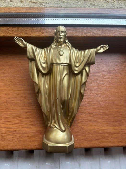 Statuetă cu Iisus Hristos din metal/vechime considerabilă/20cm.