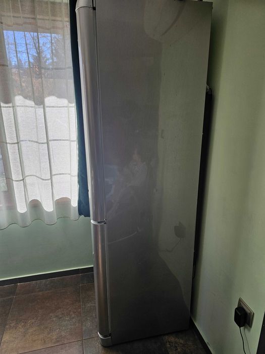 Хладилник с фризер Indesit