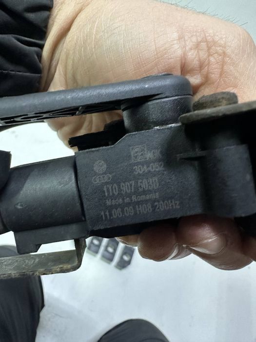 Suport senzor parcare nivel xenon lampi numar Golf 6