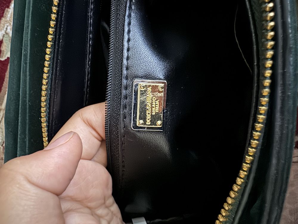 Сумка Dolce&Gabbana 3-4 рет қолданылған кожа сумка 1-2тасытүсіп калған