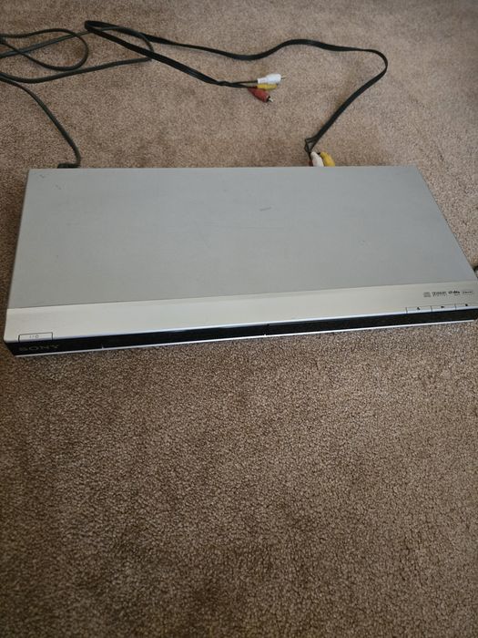 Sony dvd, читает только диски