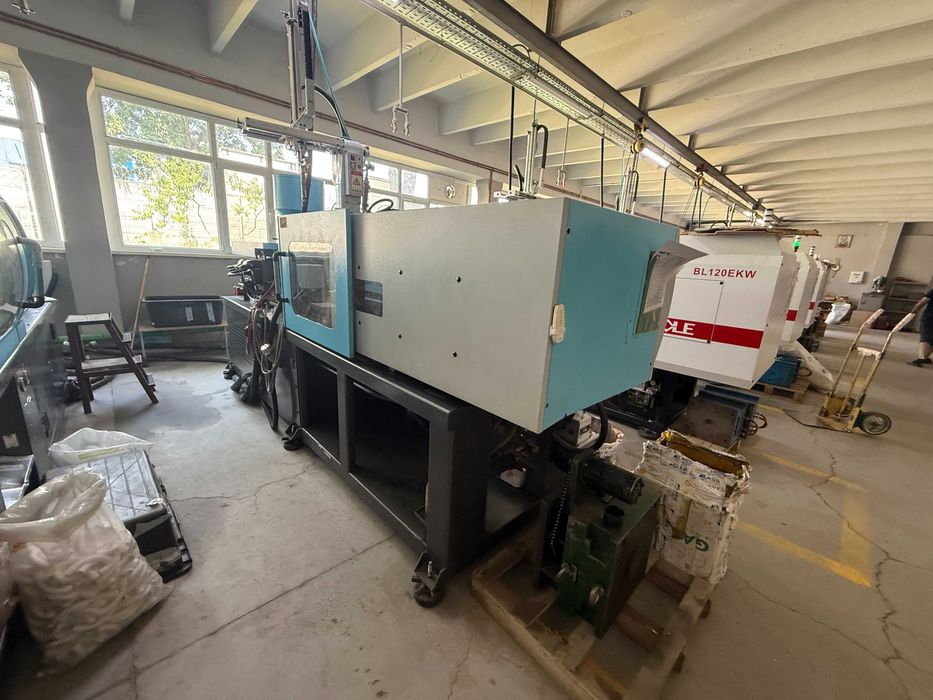 Mașină de injecție mase plastice BOLE BL130C