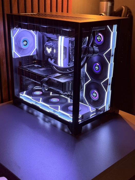 Vand / schimb 4 ventilatoare lian li UNI FAN TL LCD 120 lcd pc gaming