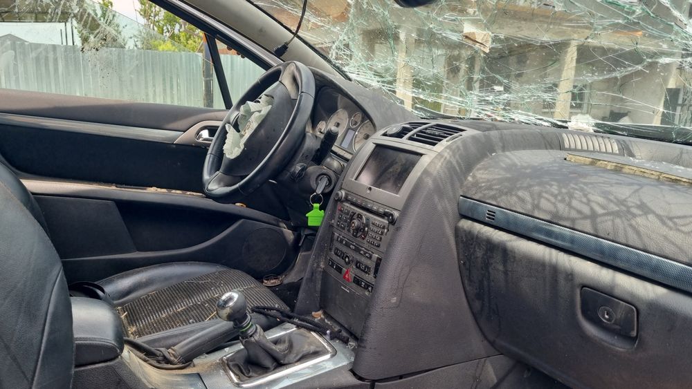 Dezmembrez Peugeot 407 2.0 136 cai