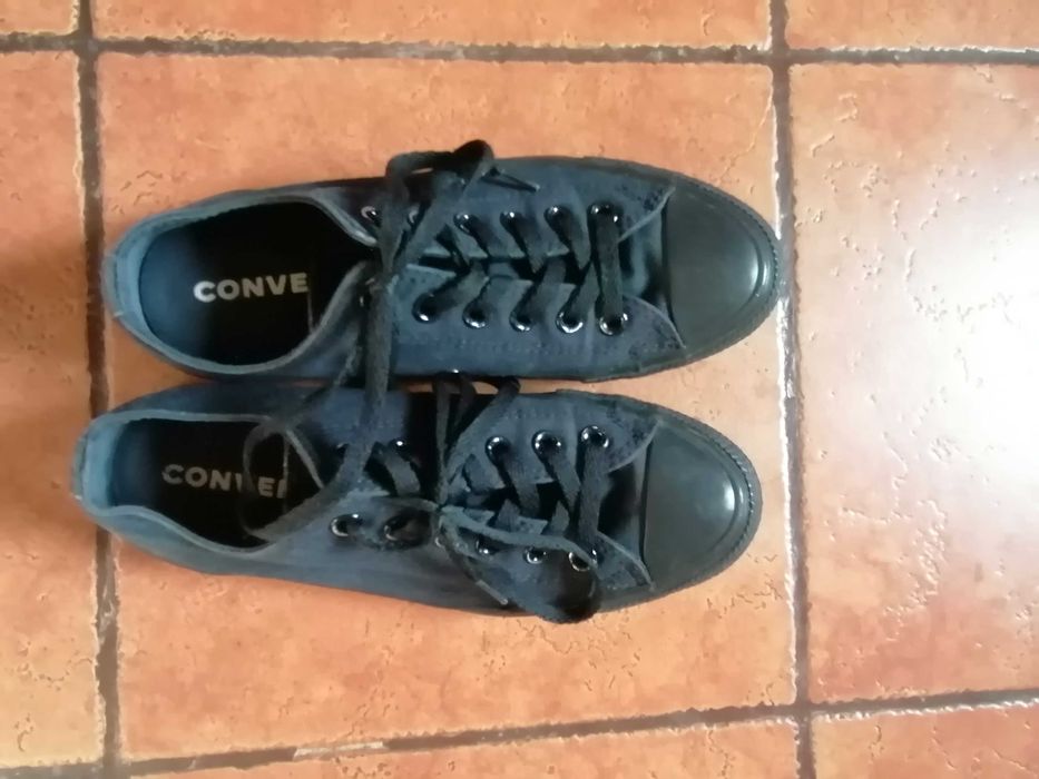 Teniși negri Converse