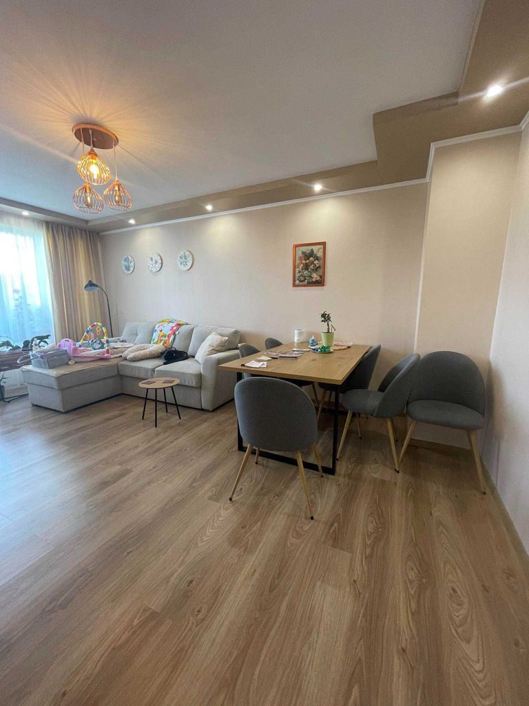 Продава се Тристаен апартамент в Търговище, Запад 3 - 75 кв.м за 1224 €/кв.м - Снимка #7