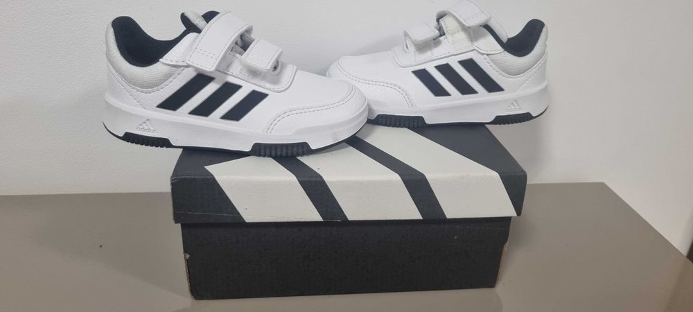 Incaltaminte adidas noua - marimea 25
