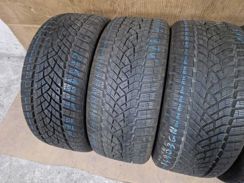 4 Goodyear R17 215/45
зимни гуми DOT4318