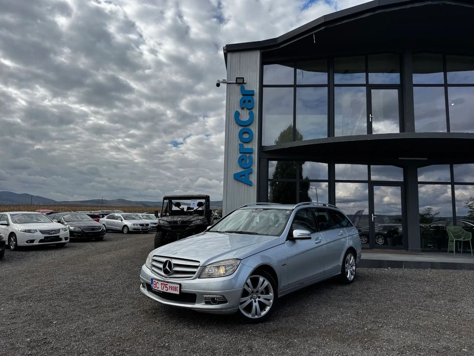 Mercedes-Benz C Mercedes-Benz C180 // Automat // Dublu clima // Scaune incalzite