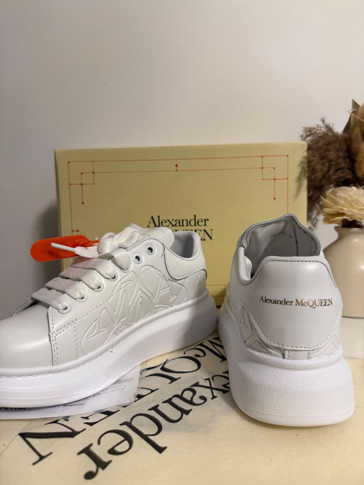 Adidasi / Papuci Alexander M Q U E E N || Full White