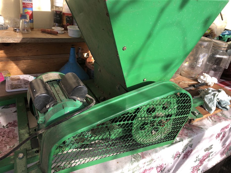 Vand tocator fructe din gama “Micul Fermier “ aproape nou ;putin folos