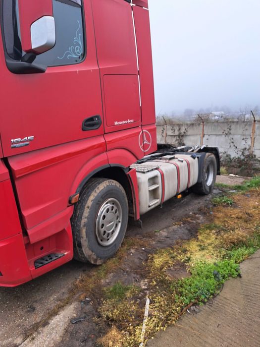 Desmembrez sau vand camioane Mercedes DAF si IVECO